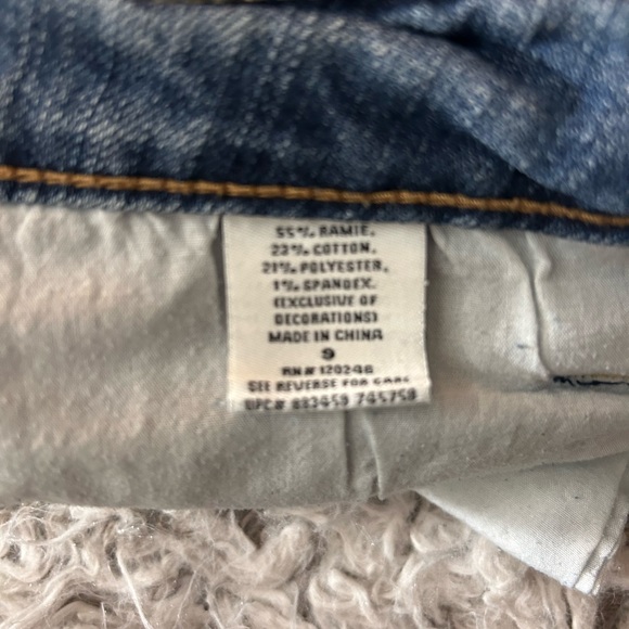 Wallflower Jean Shorts, Size 9 - Picture 4 of 4